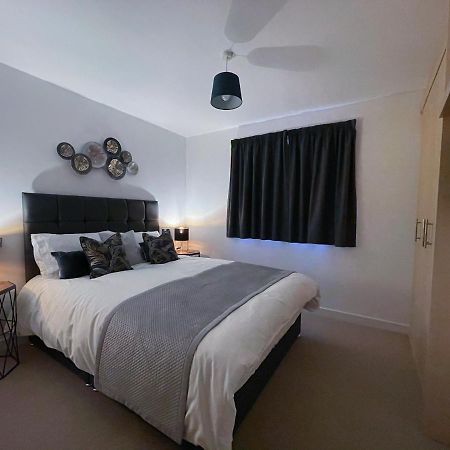 Station Side Penthouse Apartment Вулвергемптон Екстериор снимка