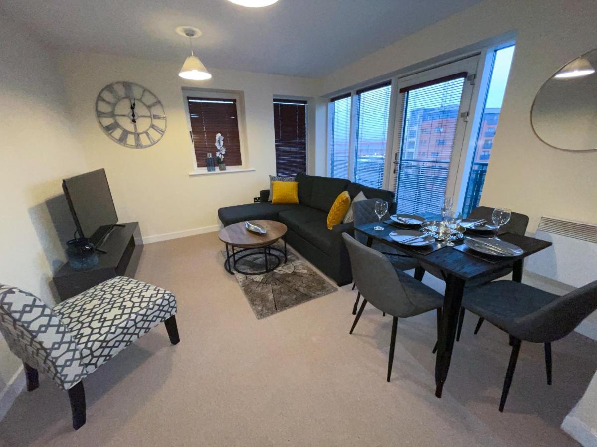Station Side Penthouse Apartment Вулвергемптон Екстериор снимка