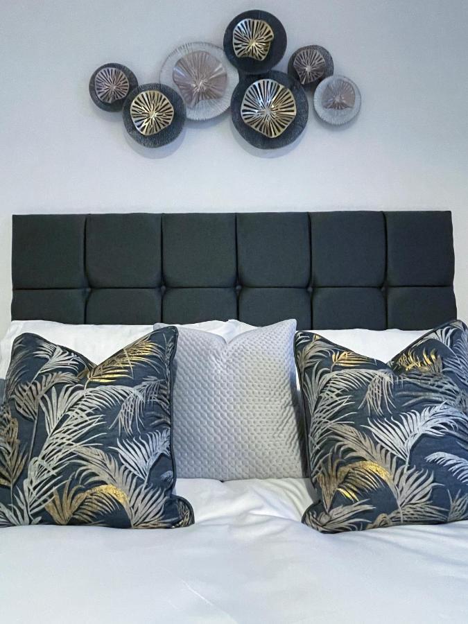 Station Side Penthouse Apartment Вулвергемптон Екстериор снимка