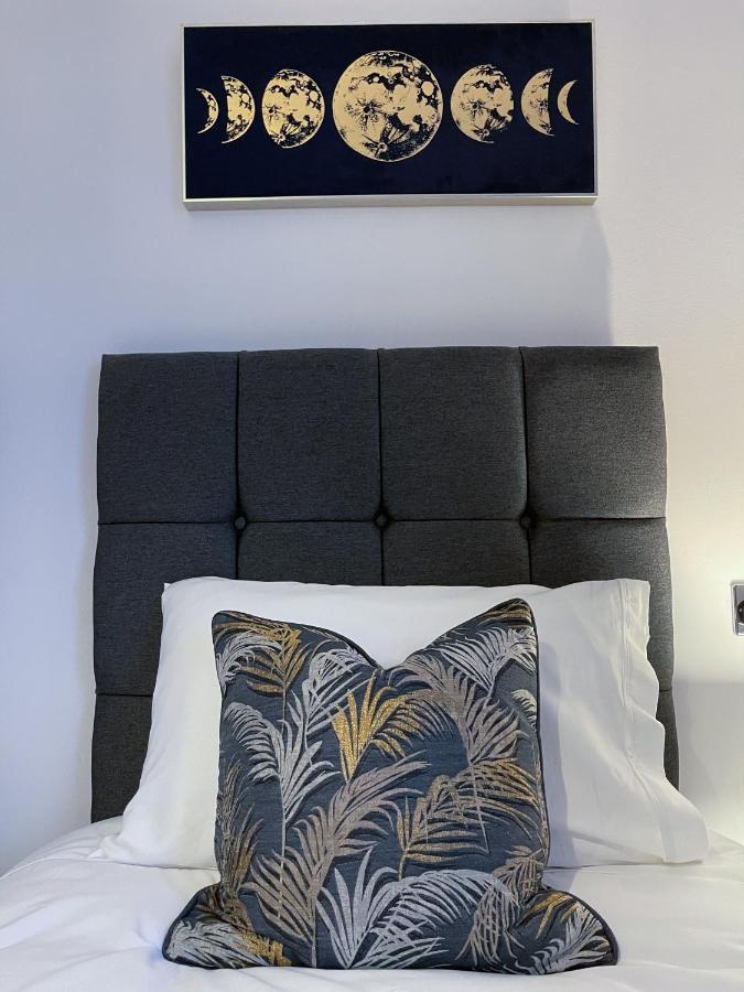 Station Side Penthouse Apartment Вулвергемптон Екстериор снимка