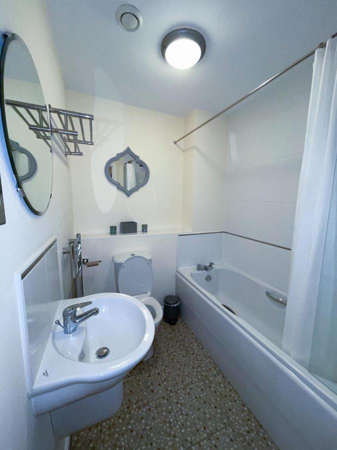 Station Side Penthouse Apartment Вулвергемптон Екстериор снимка